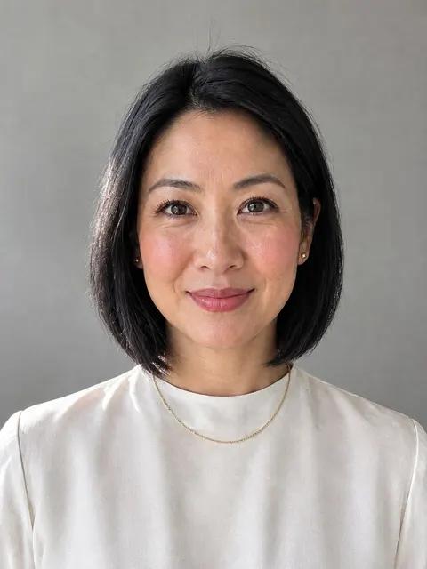 A woman in her forties with a a-line bob