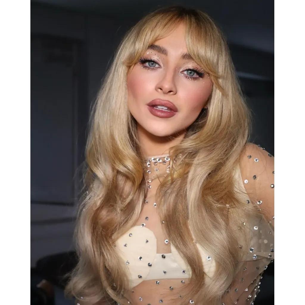 Blonde Curtain Bangs with Soft Waves hairstyle