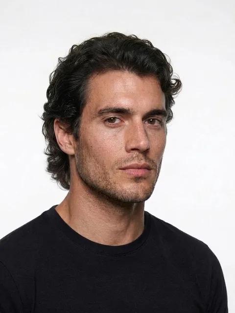 Bro Flow, a haircut for a man with a round face