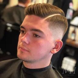 Classic Quiff with Razor Part