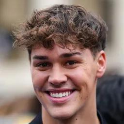 Textured Curly Fringe